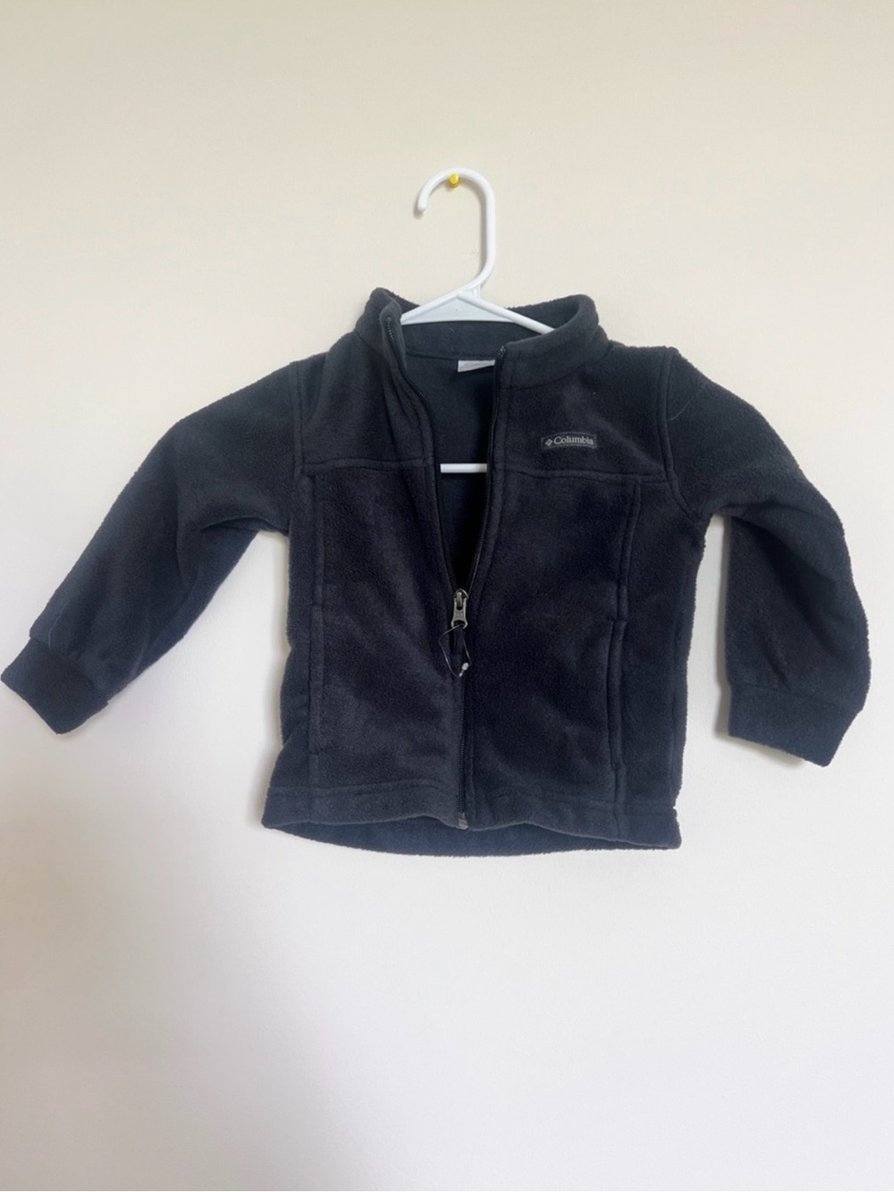 Columbia Black Fleece Jacket with Teal Accent